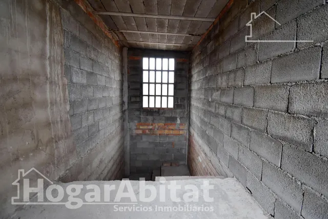 ¡OPORTUNIDAD PARA INVERSORES! GRAN EDIFICIO CON DOS VIVIENDAS INDEPENDIENTES, DOS TERRAZAS Y PARCELA — 50
