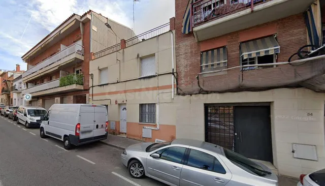 Se vende piso OKUPA en Calle Barcelona 11 SemiSótano 11 de R