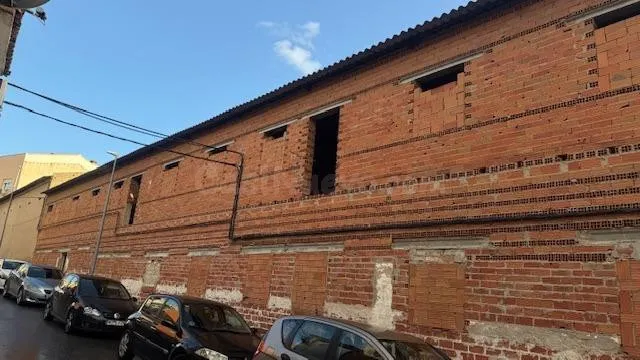 BARGAS PARCELA EN SUELO URBANO, EN ESQUINA, DE 806M2, CON 56 - foto 5