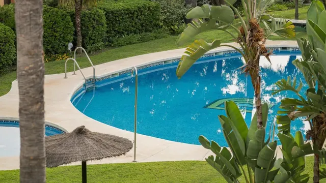 Chalet adosado en la Milla de Oro de Marbella — panorámica de La Concha — 47