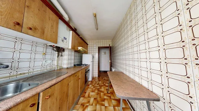 Piso de 59m2 con PLAZA DE GARAJE. Distribuido en tres dormitorios, salón, cocina y baño — 6