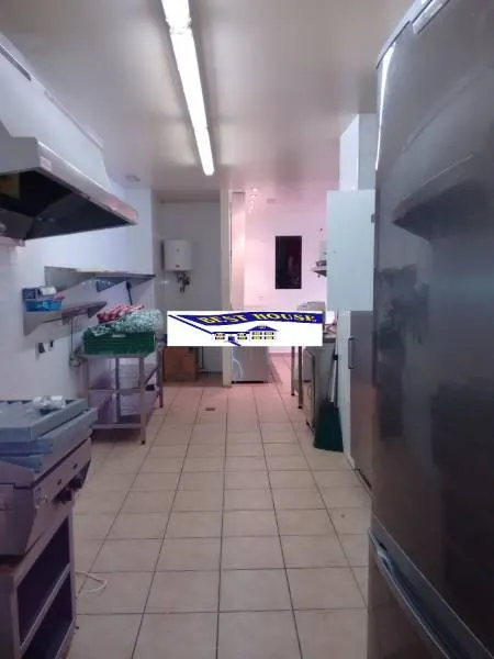LOCAL COMERCIAL EQUIPADO PARA HOSTELERÍA. — 7
