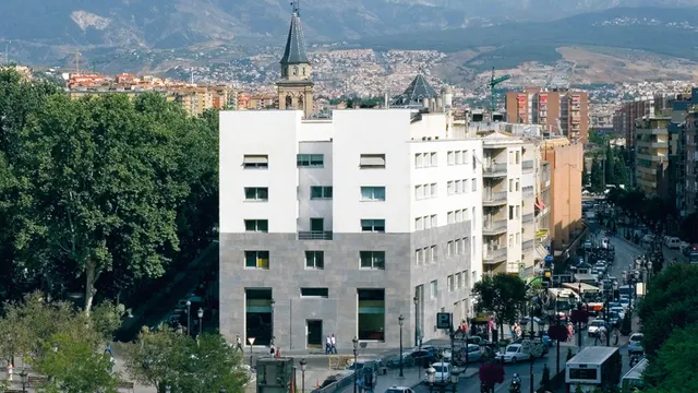 FUENTE DE LAS BATALLAS-PISO DE 197m2 EN EDIFICIO ZAIDA — 2