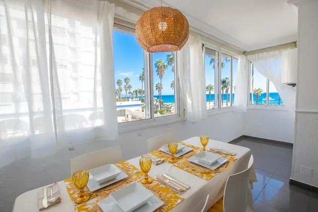 Vivienda en Benalmádena Costa a 50 metros de la playa, con vistas al mar — 2