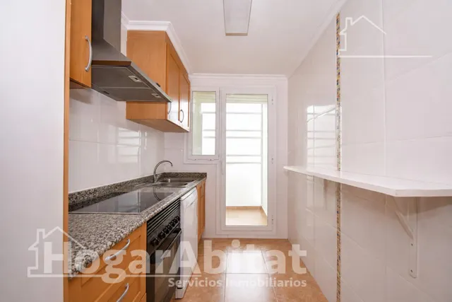 PRECIOSO ÁTIO CON TERRAZA Y TRES BALCONES — 10