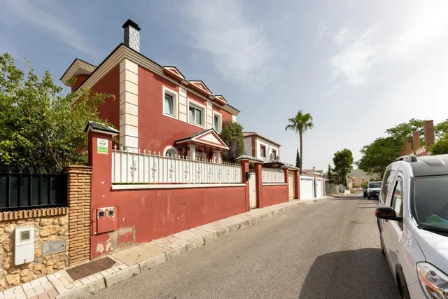 CHALET EN EL BARRIO DE MONACHIL — 2