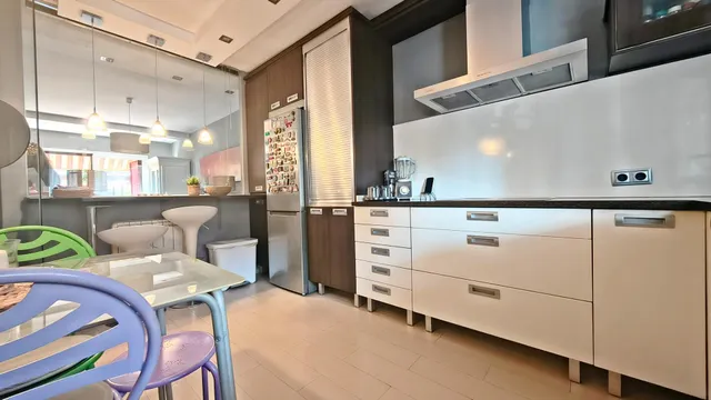 MODERNO CHALET ADOSADO REFORMADO EN EL BURGO, LAS ROZAS DE MADRID — 28