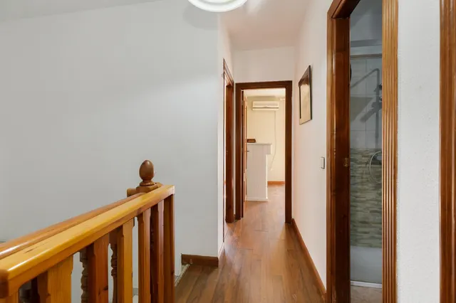 ¡OPORTUNIDAD EN ÍLLORA! Amplia casa adosada con parking y zonas verdes ✨ — 10