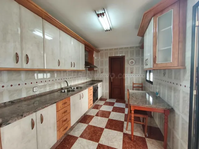 VIVIENDA UNIFAMILIAR CON COCHERA EN PEDRO ABAD! - foto 4