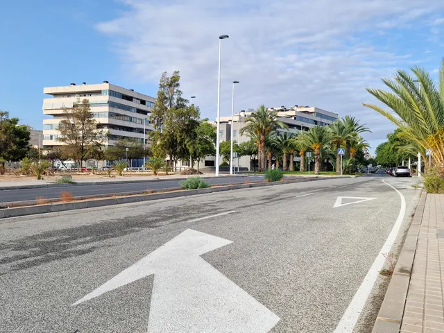 ALQUILER LOCAL COMERCIAL EN LA MEJOR UBICACIÓN DE ALTABIX NUEVO, CON 32m FACHADA Y 9 PERSIANAS A LA CALLE!!! — 31