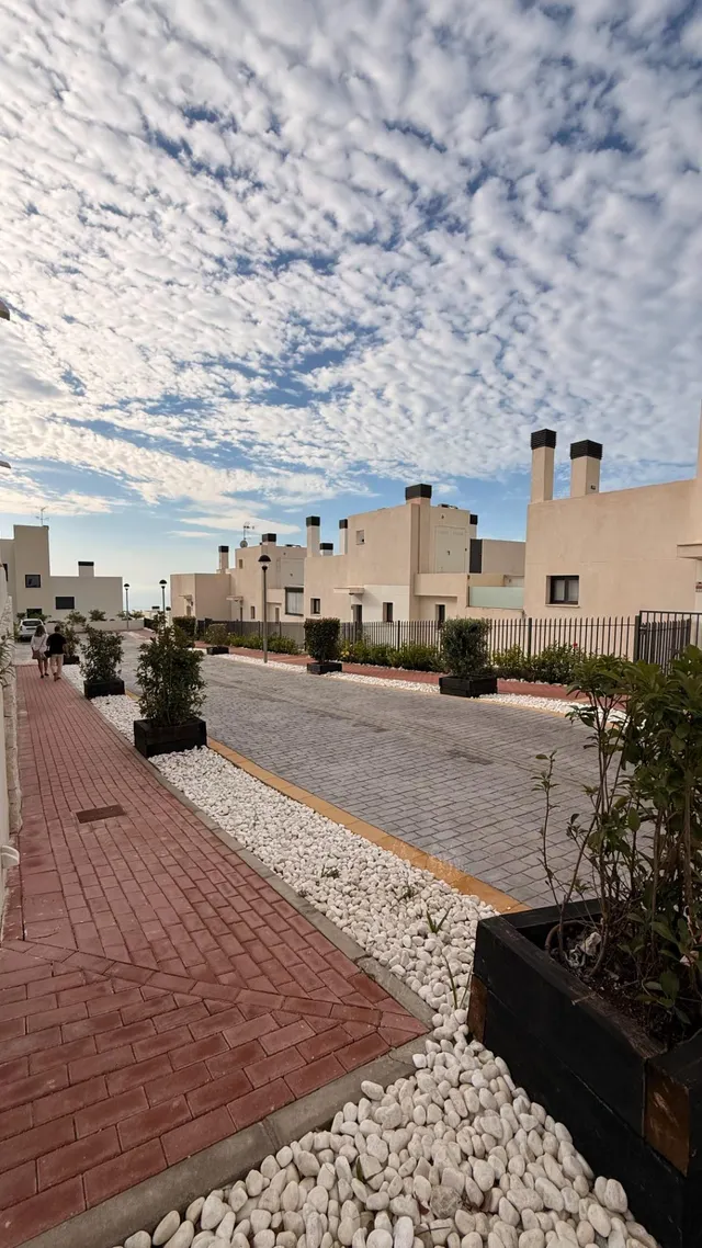 ¡ESPECTACULAR BAJO CON AMPLIA TERRAZA Y VISTAS AL MAR EN SANTANGELO SUR! — 28