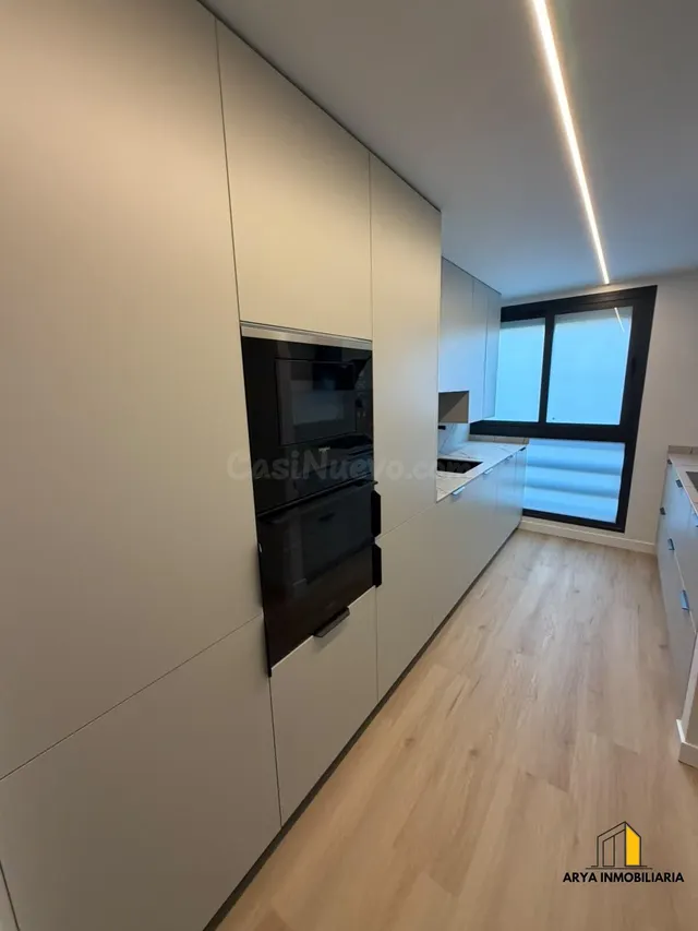 Espacioso Piso en Alquiler en Plenilunio — 3