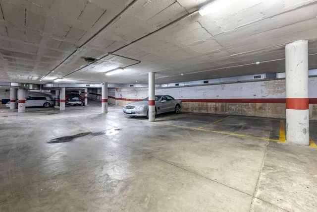 ÁTICO EN CASCO ANTIGUO CON PARKING Y TRASTERO — 37