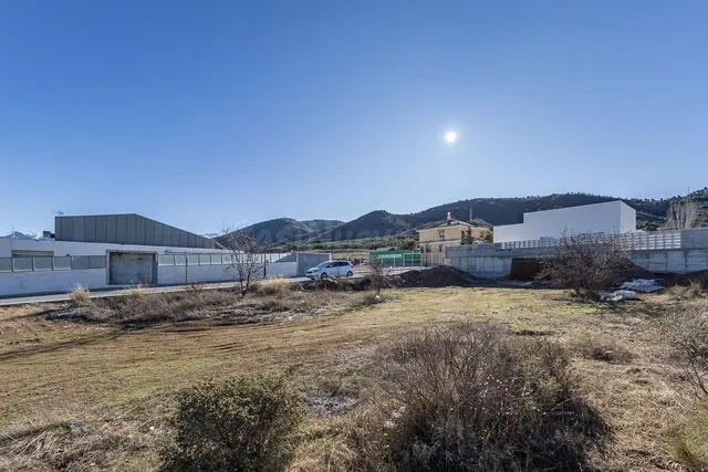 Oportunidad de Inversión en Dilar: Parcela en Urbanización Cañadas del Parque — 2