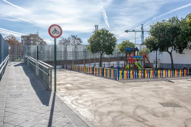 ALQUILER CERCA DE ESTACIÓN DE TRENES - CALETA (ESTUDIANTES) — 24