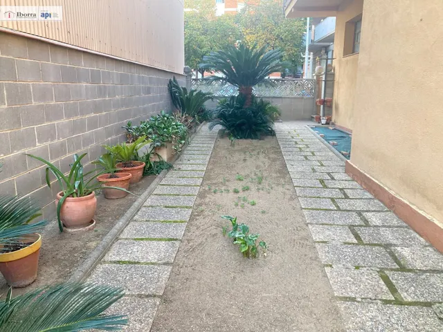 Edificio con local y 2 viviendas en Tordera — 22