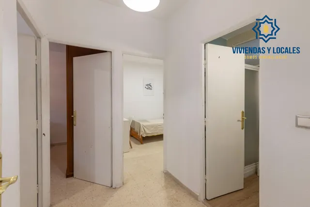 Piso ideal para inversión con alta rentabilidad junto a facultades de  Cartuja en Granada — 13