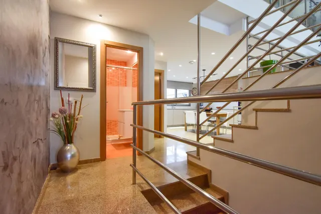 Moderna y seminueva casa en Paiporta en zona tranquila, sin finca delante — 49