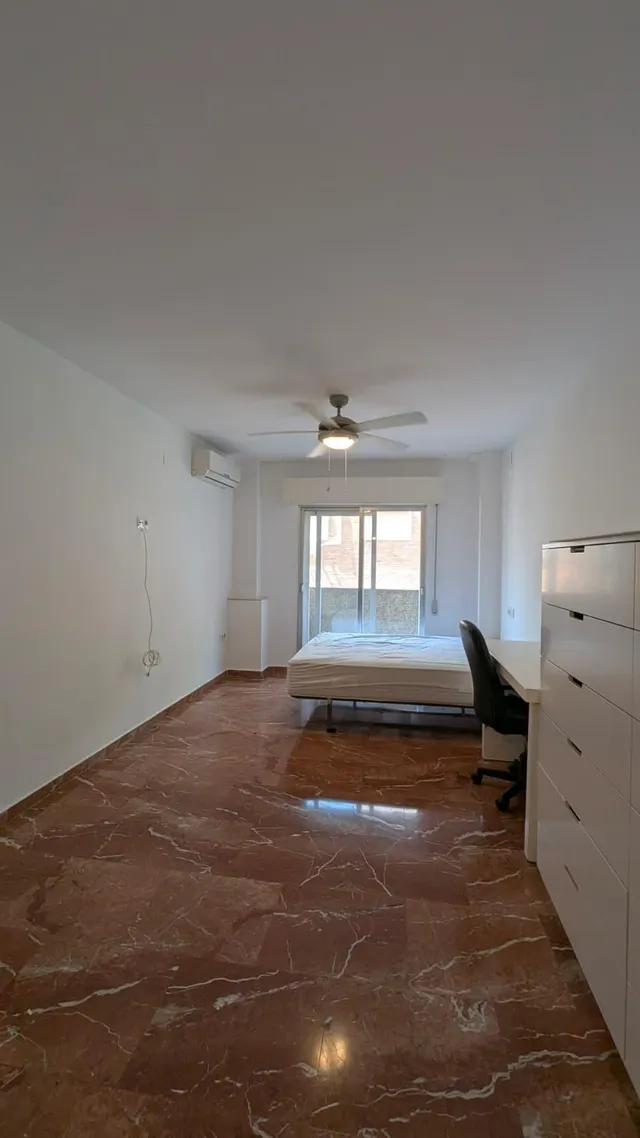 Piso 4 habitaciones 145m² en alquiler - Arabial — 12