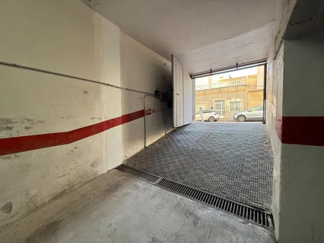 Apartamento en esquina de 2 dormitorios a 500 m de las piscinas naturales en Torrevieja!!! — 37