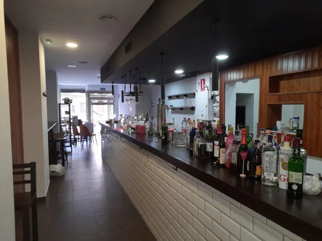 Venta de Local Comercial en Estepa. Negocio para empezar tu  - foto 3