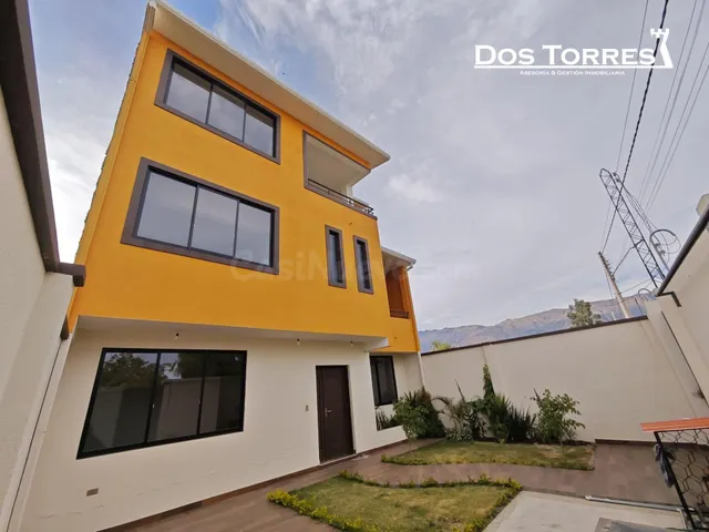 $us.- 129.500 Amplia casa nueva a estrenar, con 4 dormitorio - foto 3