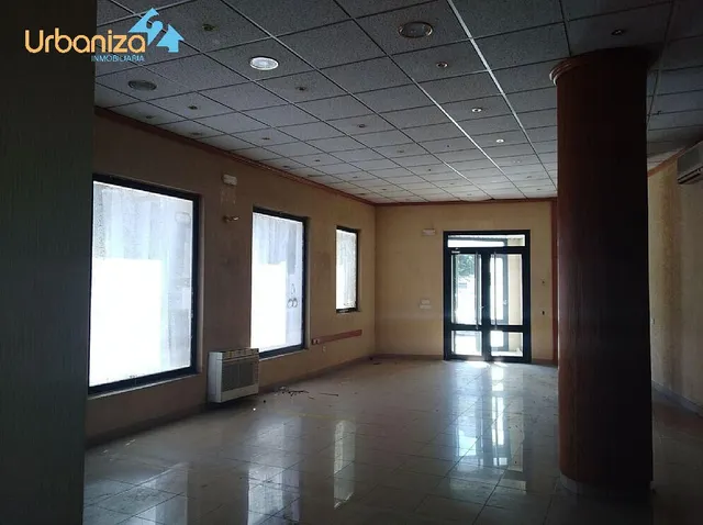 Oportunidad de Inversión: Local Comercial en Badajoz — 4