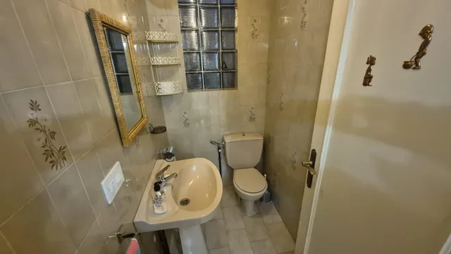 CHALET EN VENTA EN LILLO DEL BIERZO — 28