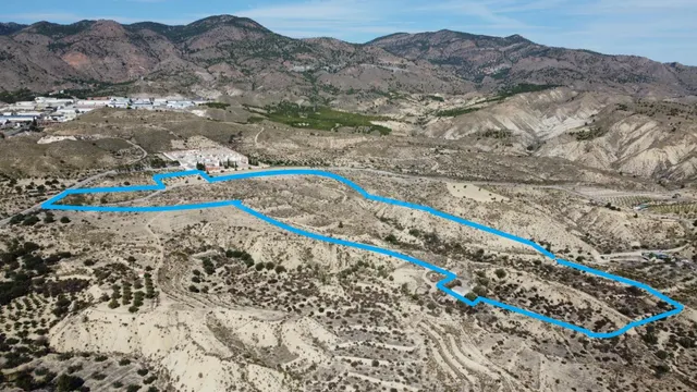 Se vende cortijo con espectaculares vistas