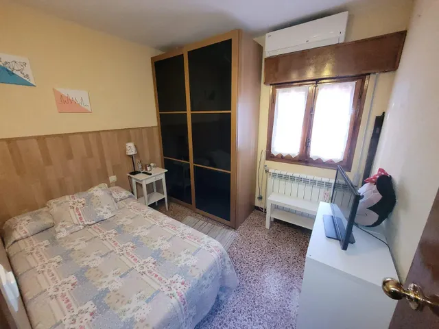 Impresionante Chalet con Amplio Terreno y Piscina en las Afueras de Zaragoza — 39