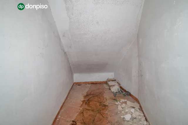 Amplio Local Comercial en Monachil - Oportunidad Única — 35
