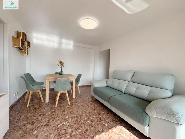 Apartamento 3 habitaciones 92m² en alquiler - 1a linea — 48