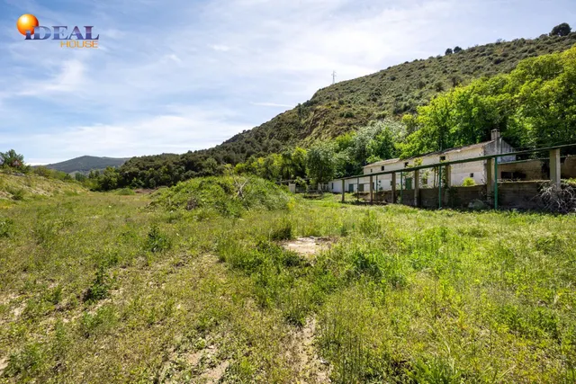 Gran terreno en la Carretera de la Sierra — 2