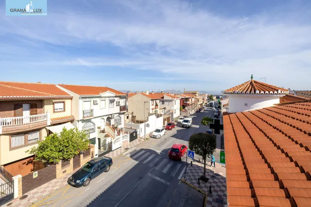 Casa adosada junto parada metro en Churriana — 30