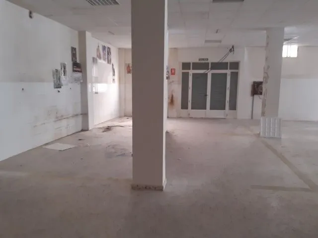 Local comercial en esquina — 7