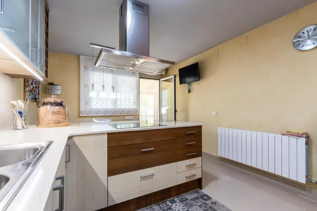 Espectacular Casa en Castellar del Vallès — 28