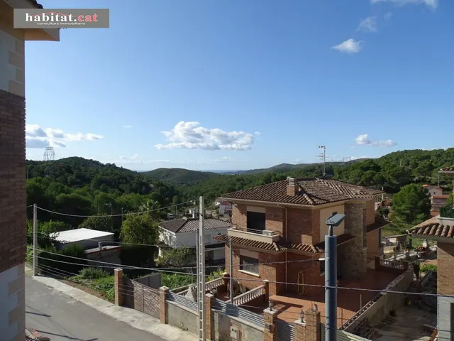 CASA UNIFAMILIAR ESQUINERA EN PARCELA 618M2 — 10