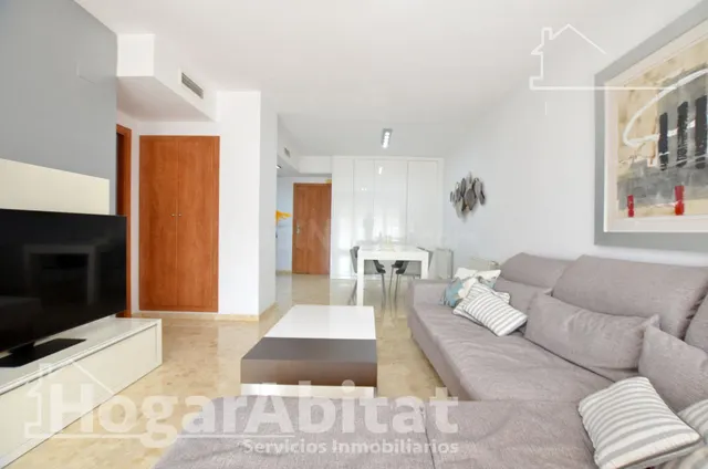 ¡vistas despejadas! amplio, alto y moderno con ascensor y balcón — 2