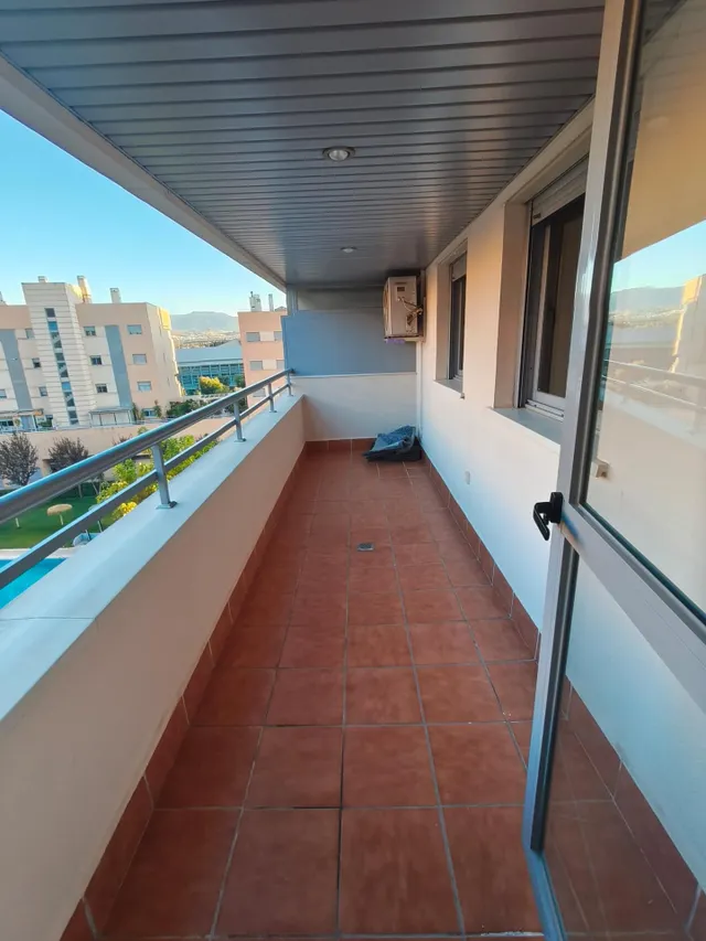 Piso de 121 m2 con dos grandes terrazas, piscina, garaje y trastero en avenida de la ilustración — 18