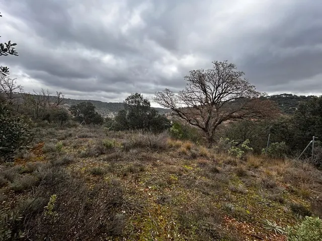 PRECIOSA PARCELA EN UNA DE LAS MEJORES ZONAS DE HONTOBA,  URBANIZACIÓN LOS MANANTIALES. — 9