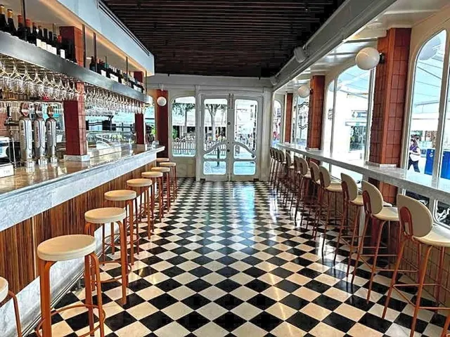 Extraordinario bar cafetería Centro de Santander - foto 3