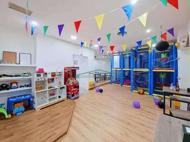 Se traspasa ludoteca-cafetería en Tavernes Blanques — 44