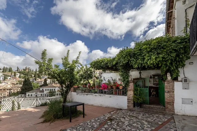 PRECIOSA CASA CON VISTAS A LA ALHAMBRA — 41