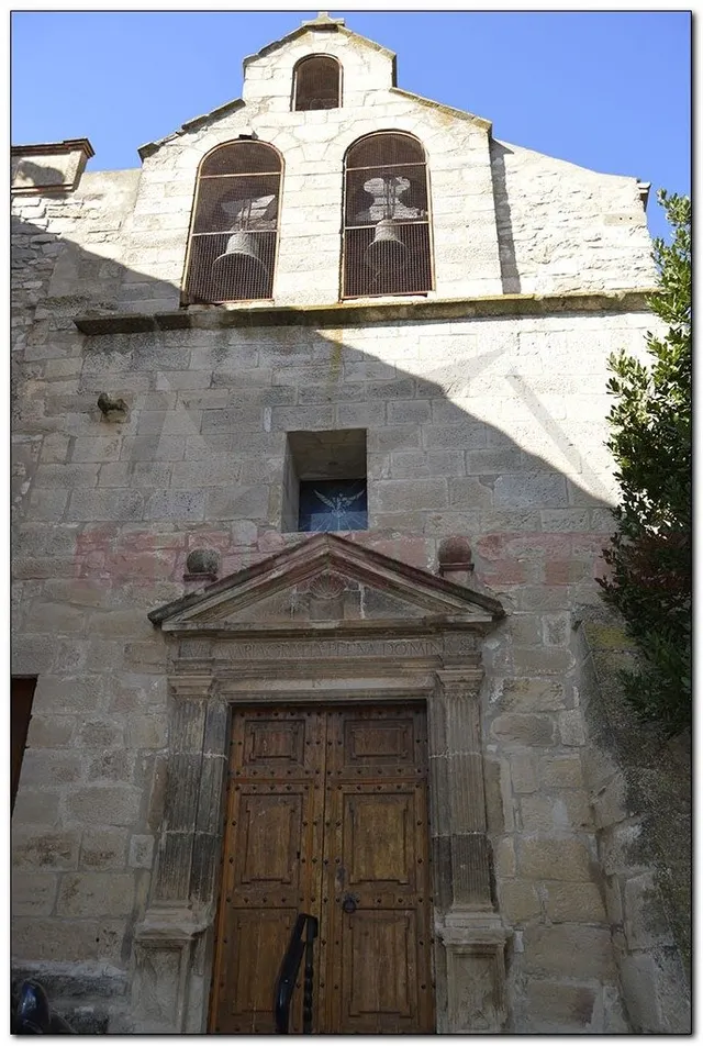 CASA DE PIEDRA ESQUINERA DE 257 M2 PRCTICAMNTE REFORMADA DE PIEDRA, 3 DORMITORIOS SUITES. — 44