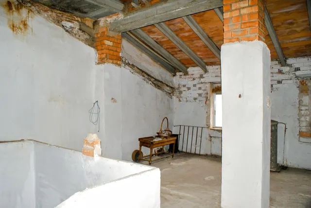 Amplia casa con patio interior en Font de la Figuera — 22