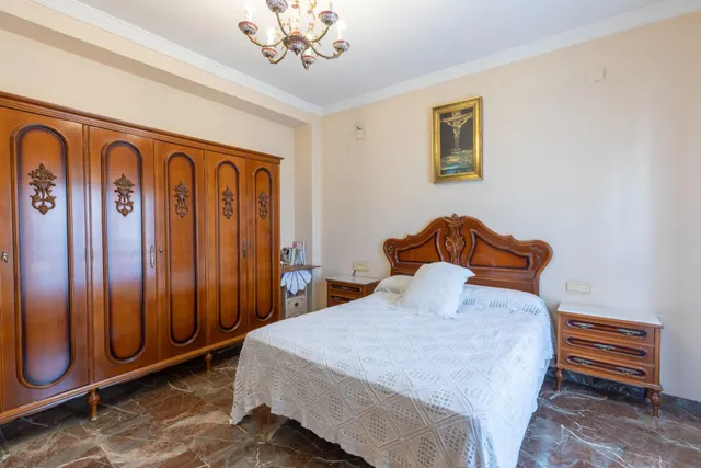 Casa en esquina en venta en Las Gabias — 29