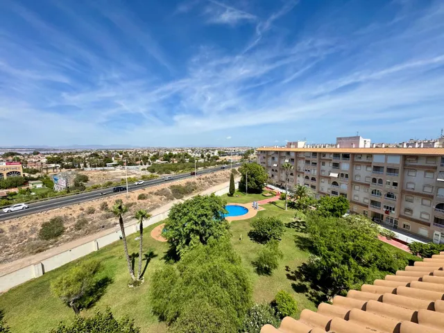 Ático en Torrevieja con orientación sur, cerca del mar — 26