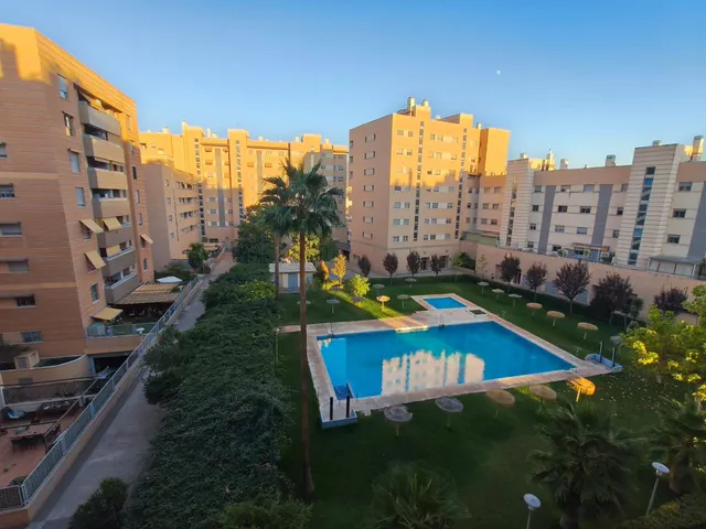 PISO DE 121 m2 CON DOS GRANDES TERRAZAS, PISCINA, GARAJE Y TRASTERO EN AVENIDA DE LA ILUSTRACIÓN — 31