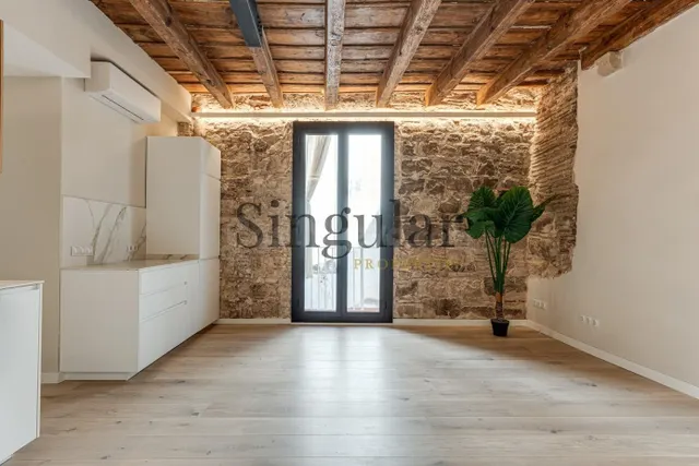 Piso reformado a estrenar en el Barrio Gótico de Barcelona — 3