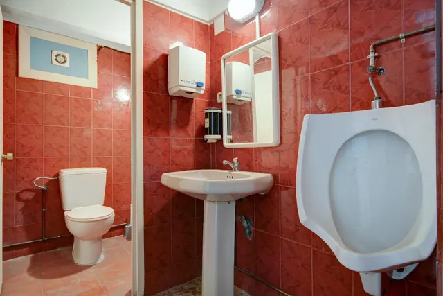 AMPLIO LOCAL EN ST ANDREU DE LA BARCA — 11